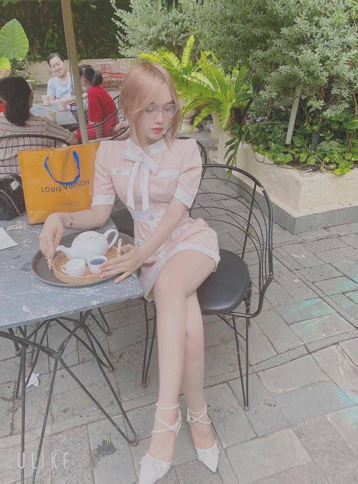 Gái Việt thủ dâm trên xvideos lồn đỏ au như sò huyết