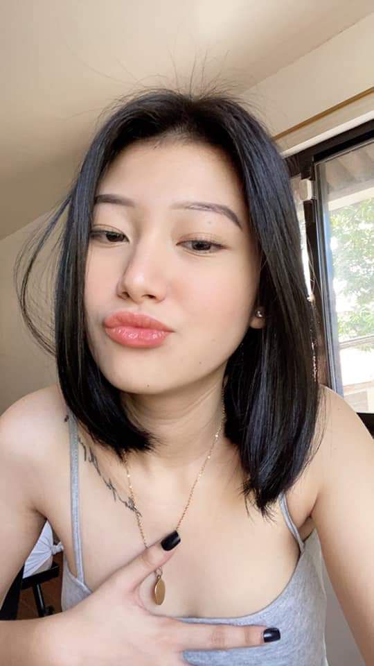 Chịch bạn gái tôi trong văn phòng của cô ấy